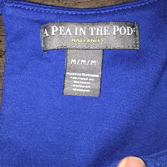 A Pea in a Pod Maternity Dress - Picture 4 of 8